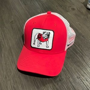 Nike UGA Dawgs Georgia Bulldogs snapback trucker mesh hat